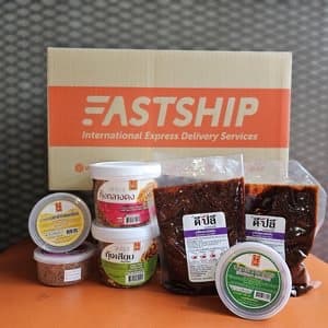 ตัวอย่างกล่องพัสดุ FastShip พร้อมสินค้าน้ำพริก/เครื่องแกงจริงที่เคยจัดส่ง